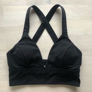 Lululemon sports bra size 6